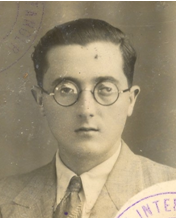 Antonio Palacios Martos nació en Linares (Jaén) el 17 de febrero de 1908. Hijo de Benito Palacios Olmos y Lucía Martos García. - Antonio-Palacios-Martos